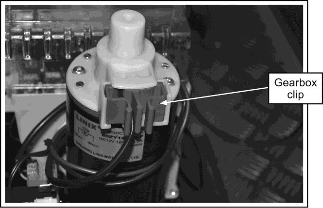 REPLACING THE PULSE SENSOR Remove the red gearbox clip (Figure 10a)