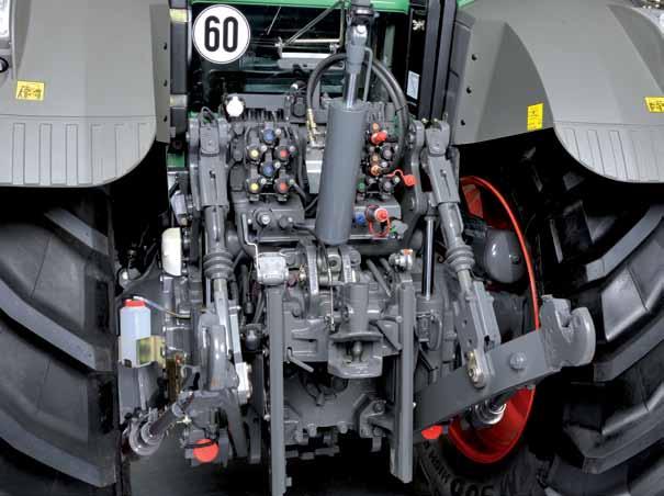 EXT The Fendt 800 Vario in the field 8 9 It is the sum of the details that enables perfect operations More than 22 connections at the front and rear The Fendt 800 Vario offers more connections than