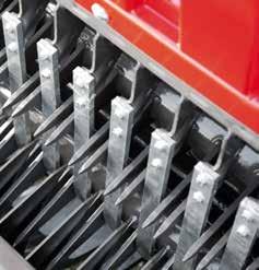 The twin tines of the rakes maintain contact with the crop at an ideal angle until they are retracted shortly before the crop enters the loading wagon.