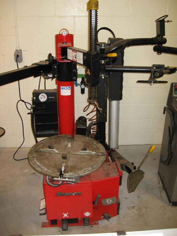 Tire Changer Do not attempt to operate a tire