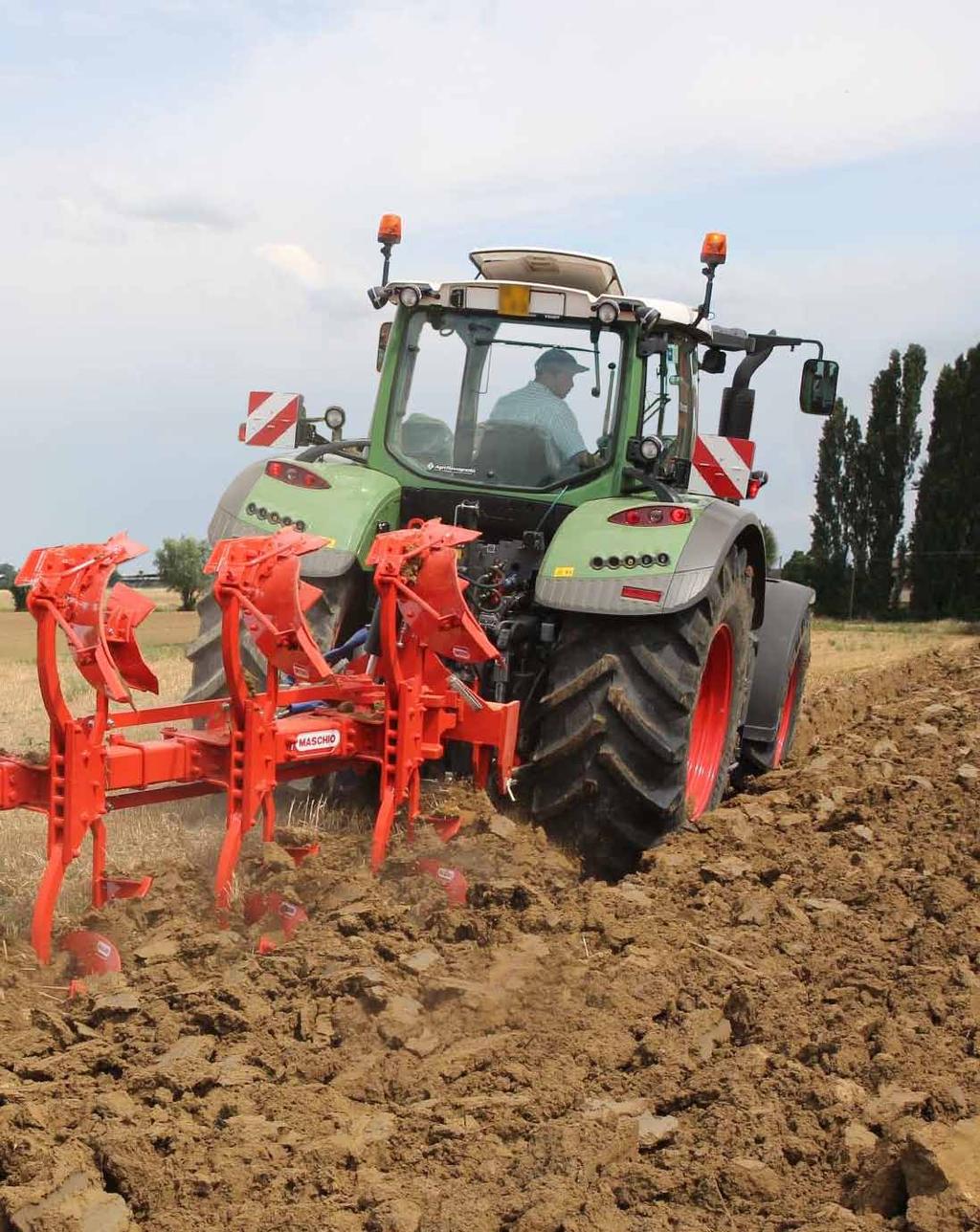 SIRO and SIRO VARIO SIRO and SIRO VARIO models are compact, light and sturdy, optimal for shallow ploughings with moderated tractor HP (70-230 HP).