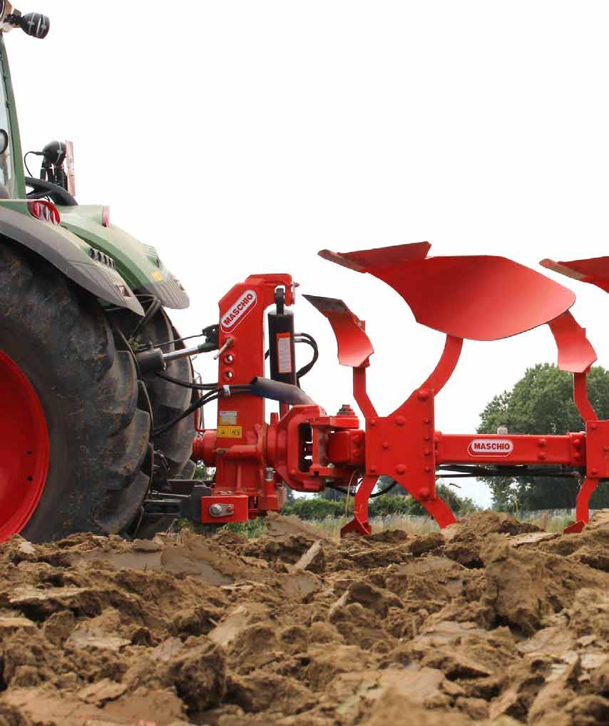 PLOUGHS FOLDS BUT DOES NOT BREAK! Mounted ploughs PIETRO with more than 2 furrows can be equipped with a brand new folding frame.