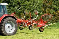 Tedding The infinite adjustment of the spreading angle ensures that the crop can be carefully tedded out under