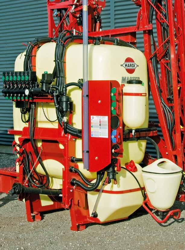 diaphragm pumps the heart of the sprayer The MASTER liquid system is driven by the robust grease-lubricated HARDI diaphragm pump.