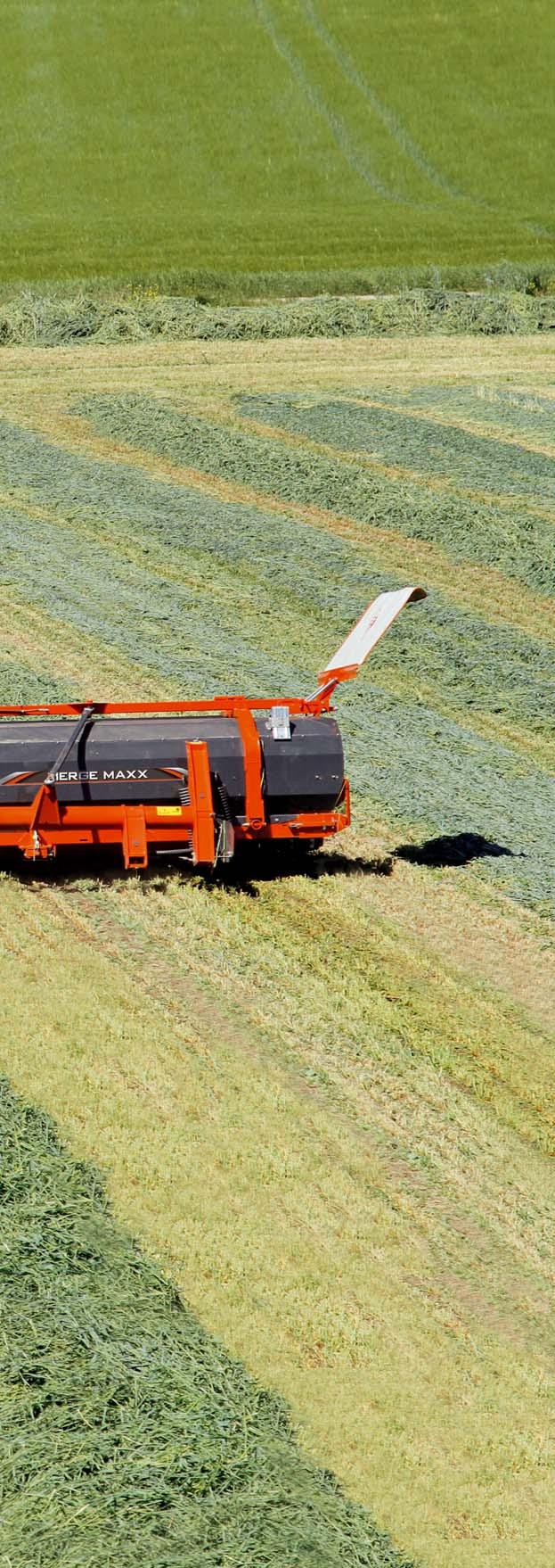 MERGE MAXX 950 A DIFFERENT WAY OF WINDROWING The MERGE MAXX 950 is a highly versatile machine.