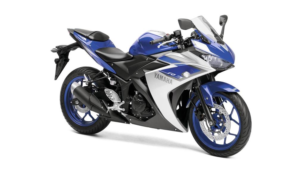 In the city or on the highway, this lightweight supersport's pure R-series DNA gives a whole new level of performance.