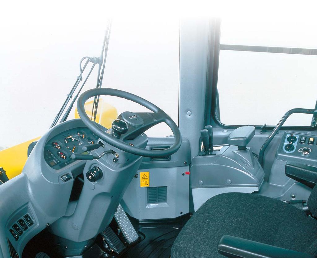 Comfortable Operation Low-noise Design The large cab is mounted with Komatsu s unique ROPS/FOPS (ISO 3471/ISO 3449) viscous mounts.