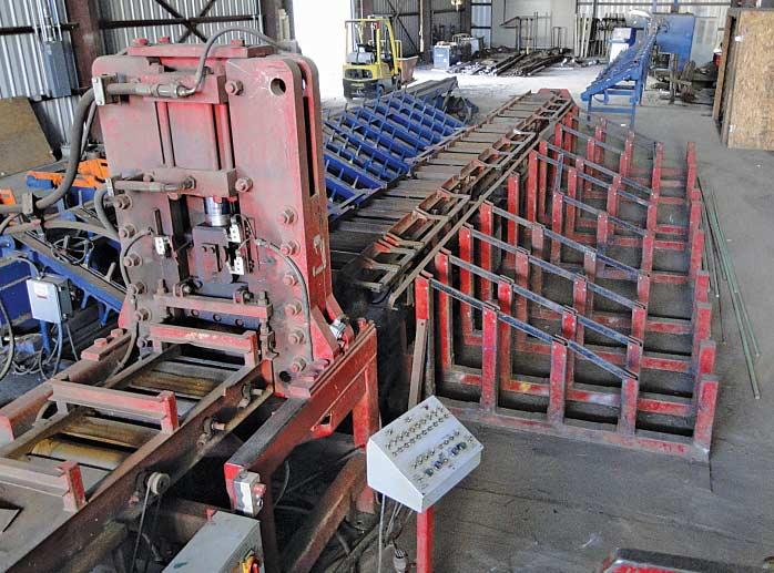 Unload Tables GUILLOTINE REBAR SHEAR LINES CRS Specialties Model 635 Guillotine Hydraulic Rebar Shear Line w/ 40 Approx. Load & 30 Approx.