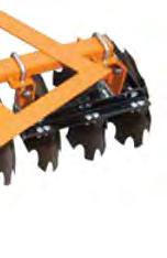 equipment Mud scrapers that prevent clogging, increase productivity shown with optional drawbar, furrow fillers and mud scrapers DISC HARROWS MODEL DHS48 DHS64 DHS80 DHM80 DHM96 Tractor Engine HP up
