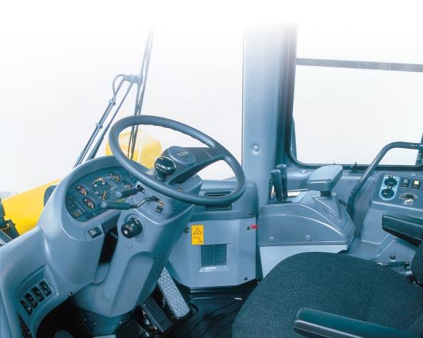 Comfortable Operation Low-noise Design The large cab is mounted with Komatsu s unique ROPS/FOPS viscous mounts.