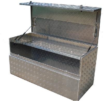 5mm aluminium checkerplate * Strong gas struts to secure lid * Large full length shelf * Lid
