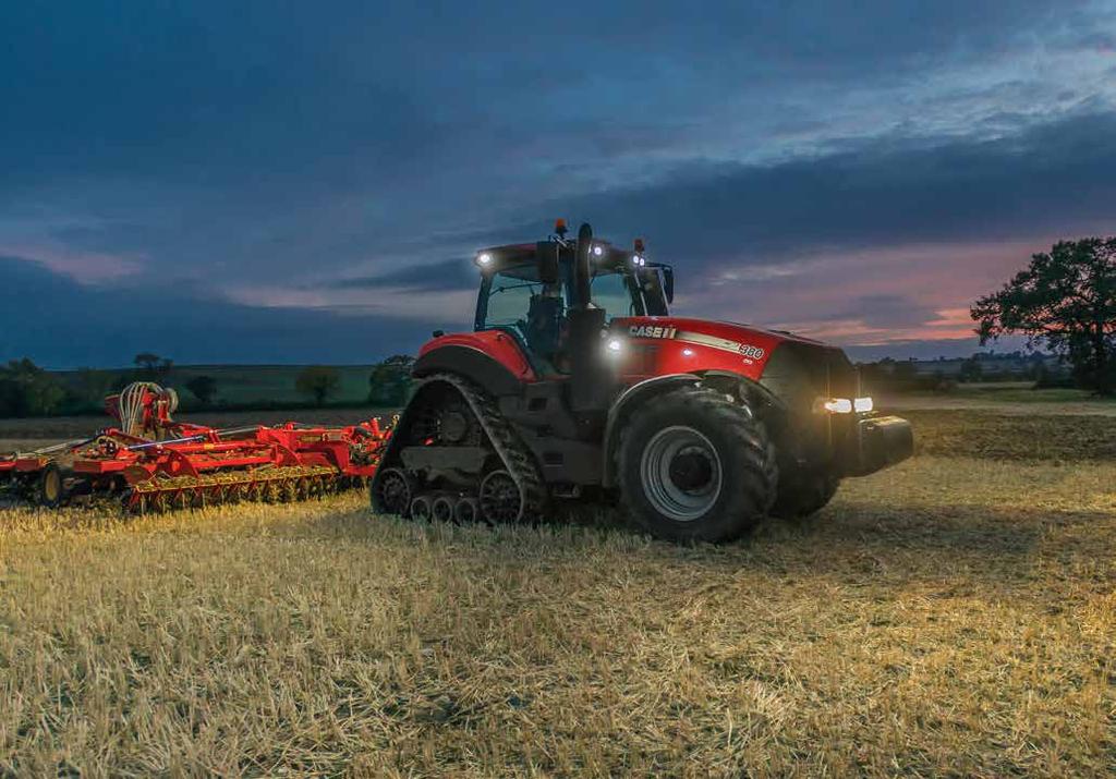 AN EXCEPTIONAL DOUBLE AWARD. Case IH Magnum CVX Series distinguished as Tractor of the Year 2015 at EIMA 2014 in Bologna.