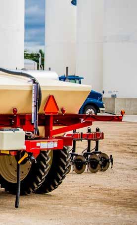 FERTILIZER APPLICATOR THE NEW 1840 LIQUID APPLICATOR BRINGS THE HIGH-CLEARANCE TOOLBAR DESIGN AND USER FRIENDLY HYDRAULIC CONCEPTS TO THE MID- SIZE