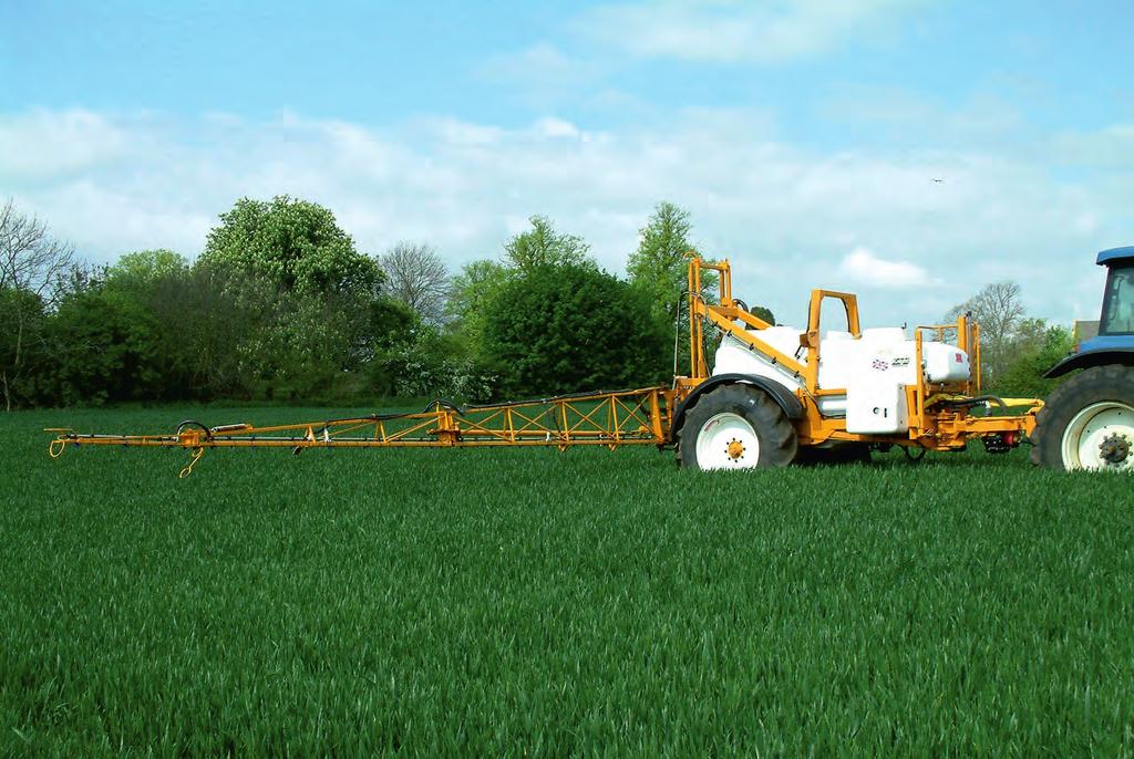 ES TRAILBLAZER The Knight Trailblazer steering axle trailed sprayer has a stylish and modern design with capacities and specifications to suit