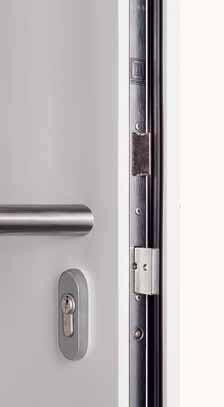 With emergency and hazard function, i.e. the door lock can still be operated when the key is inserted on the inside.