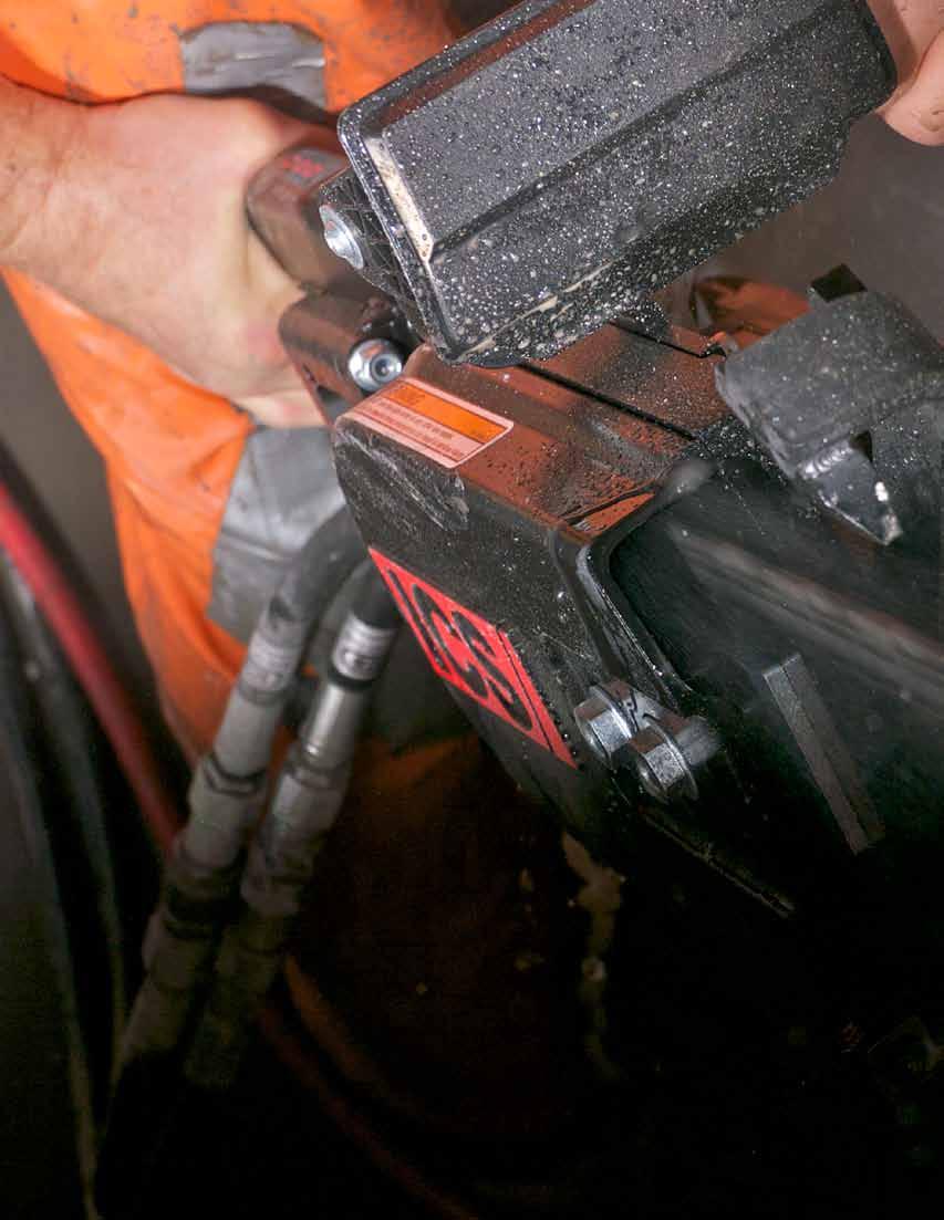 deep cuts square corners TIGHT SPACES About ICS Prior to 1990, Diamond Chain Technology and concrete cutting chain saws