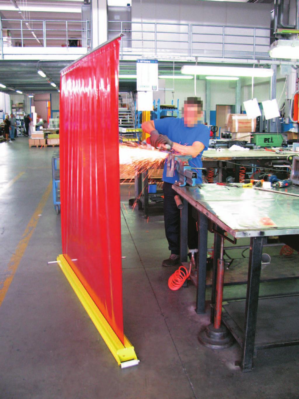 SIZES WELD SCREEN is foldaway making it compact and portable.