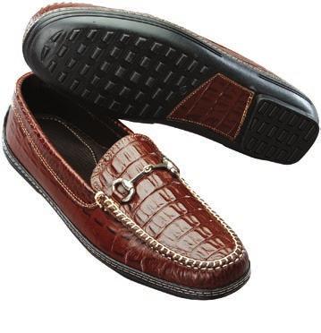 CASUALWEAR Classic Driver Collection o Leather Lined o Genuine Hand-sewn Construction o Removable Leather Insole Magellan Driver Laramie Last