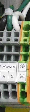 Although the preferred method of supplying power to the Rate output is customer supplied power, +24V local power is also available. Using the local power, however, results in a loss of isolation.