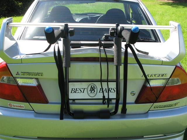Rotate the upper frame / support arm tube until the rack sits properly on your vehicle and point slightly upwards. 3.