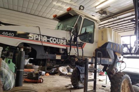 SPRAYER APPLICATORS June 29, 2018 1997 Melroe 3440 SpraCoupe, 3013 hours, Perkins diesel engine, 5-speed manual trans., 300 gallon poly tank, 60 ft booms with rubber hose, 20 in.