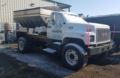 , air ride seat, 11 ft New Leader L2020GT spreader body, New Leader Mark 4 controller, Firestone front tires (50% remains), and Michelin rear tires (50% remains).