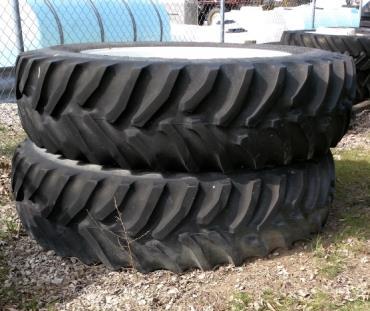 Set of (2) Goodyear Dyna Torque Radial R-1 Tires, 8550 lb max @ 30 psi (2.