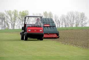 Topdresser 2500 708 litre (25 ft 3 ) capacity and all-wheel drive