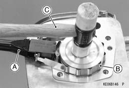 2 Cylinder Piston; align the arrow mark on the piston crown with the K mark on the connecting rod. Both marks must face the flywheel side. No.1 cylinder Piston [A] No.