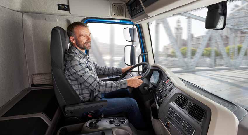 DAF LF DRIVER COMFORT 08 09 New high-end trim The cab features a high-end trim with stylish new fabrics in warm colours on the seat, curtains and