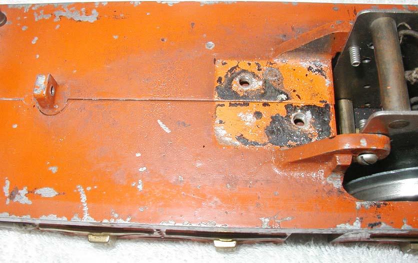 . As you can see from the above, the paint underneath the weights is a much lighter orange, bordering on yellow, on the 1930 frame.