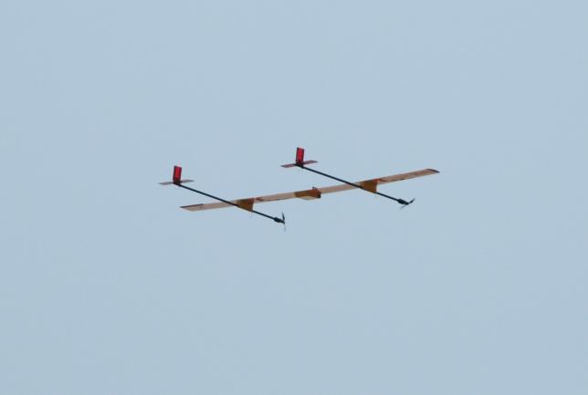 The two fuselage configuration solar-powered UAV flew for more than 30 minutes, its tracking performance in the north-east coordinate frame was shown in Fig.13.