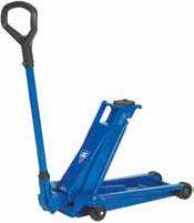 3-1/4 Ton Low 757109 1 24837 The OMTOOLS 3-1/4 Ton Low is capable of lifting up to 3-1/4 tons with minimal effort.