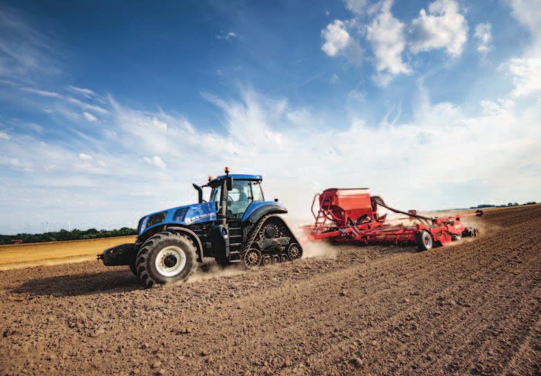 16 Ultra Command transmission Full powershift UltraCommand for rugged efficiency. Ultra Command full powershift transmissions match proven mechanical efficiency to New Holland ease of control.
