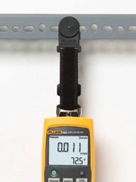 Fluke 922 comes complete with the following: Fluke 922 Airflow Meter, Two Rubber Hoses, Wrist Strap, Four AA Batteries 1.