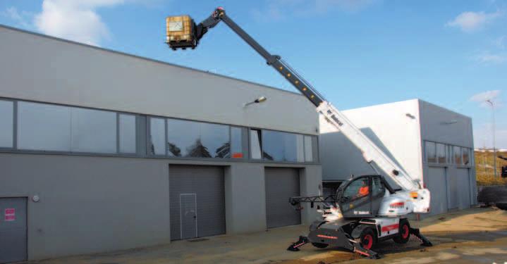 And with the full range of attachments, you obtain three machines in one: man platform, telescopic handler and crane.