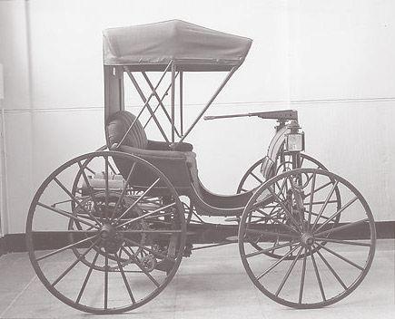 HORSELESS CARRIAGE In 1769, the first self-propelled road vehicle it was a steam-powered model.