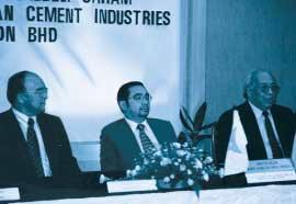 1990 Pada 12 Jun 1996, CIMA telah menandatangani perjanjian jual beli dengan Halla Cement Manufacturing Corporation (HALLA) dan Perbadanan Kemajuan Negeri Negeri Sembilan (PKNNS) untuk