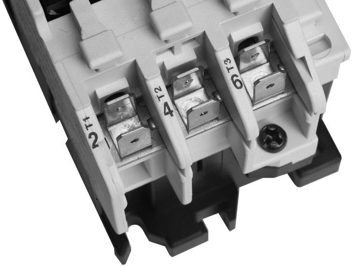 Contactors CI 6 CI 30 for AC coil voltage with AMP connections The CI 6 CI 30 contactors are also available with AMP connections in main circuits. Coils are equipped with standard screw connections.