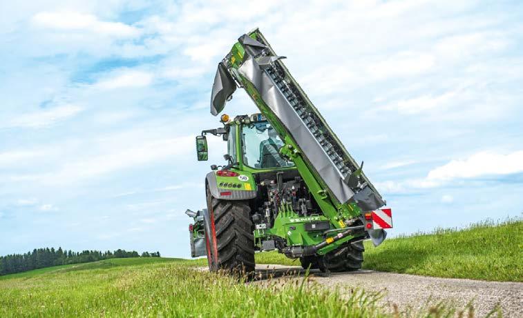 Perfect power distribution The simple, straight-line and low-maintenance drive line direct power via implement drivelines to where it is needed: on the cutterbed.
