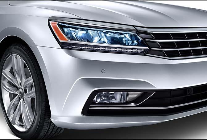 SE w/ Technology All Passat SE standard features, plus: 18 Chattanooga alloy wheels Halogen foglights w/cornering lights Front ambient lighting and footwell lighting Heated outboard rear seats
