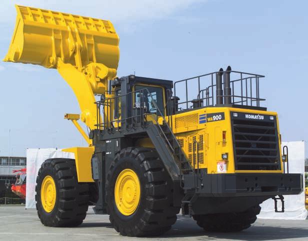 WA900-3E0 W HEEL L OADER HIGH PRODUCTIVITY AND LOW FUEL CONSUMPTION High Performance Komatsu SAA12V140E-3 Engine Electronic Heavy Duty Common Rail fuel injection system provides optimum combustion of