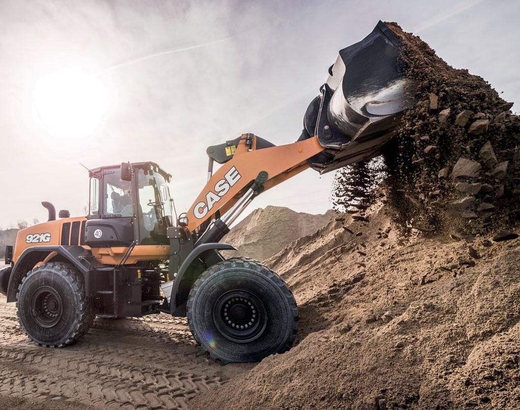 HERITAGE A TRADITION OF INDUSTRY FIRSTS 2011 CASE is the first in the industry to launch a 5-speed lock up transmission 2012 CASE completes its Tier 4i (EU Stage IIIB) wheel loader range: a further