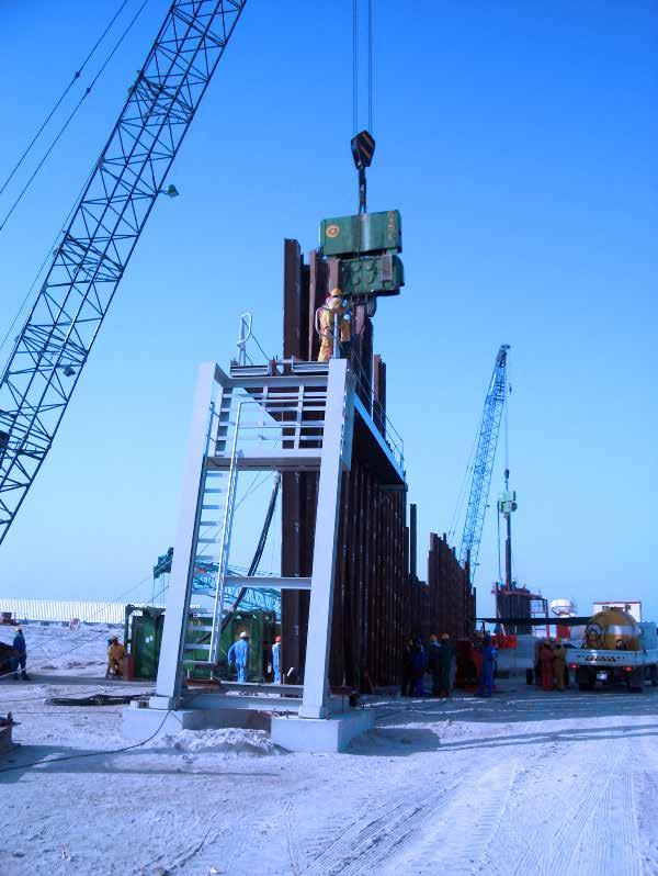 SHEET PILE GUIDE RAMES A complete tempory guide frame system to hold and support a panel of steel piles whilst they are installed.