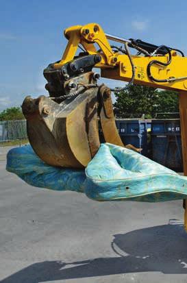 Excavator Buckets - Tilting Grading (Requires compatible hydraulic service) The JCB tilting grading bucket allows operation without the need to keep re-positioning