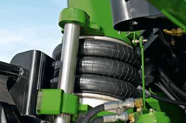 Our pendulum design has been leveraged from the 800 Series trailed sprayers and includes shock absorbers and an antiyaw system, which isolates boom movement from the machine and provides superior