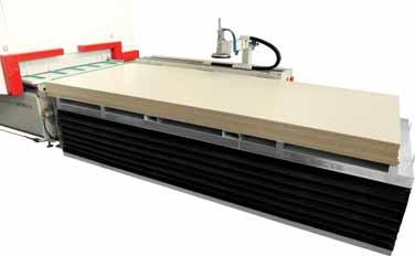 micro-jets clean the infeed panel and the worktable; with