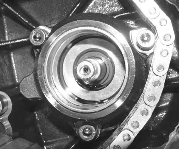 Pull out the HP pump bearing with a special