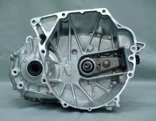 Boîte de vitesses a) Emplacement b) "manuelle" HONDA Gearbox Location Engine compartment "Manual" make MOTOR CO., LTD.