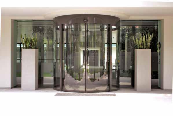 I record your global partner for entrance solutions record CURVED Standard Aesthetics, comfort and safety The standard semi-circular and round versions are used in all types of public buildings.